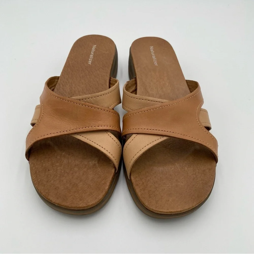 Naturalizer Jean Leather Two Tone Brown Slip On Comfort‎ Sandals Shoes 11 (NWOT)